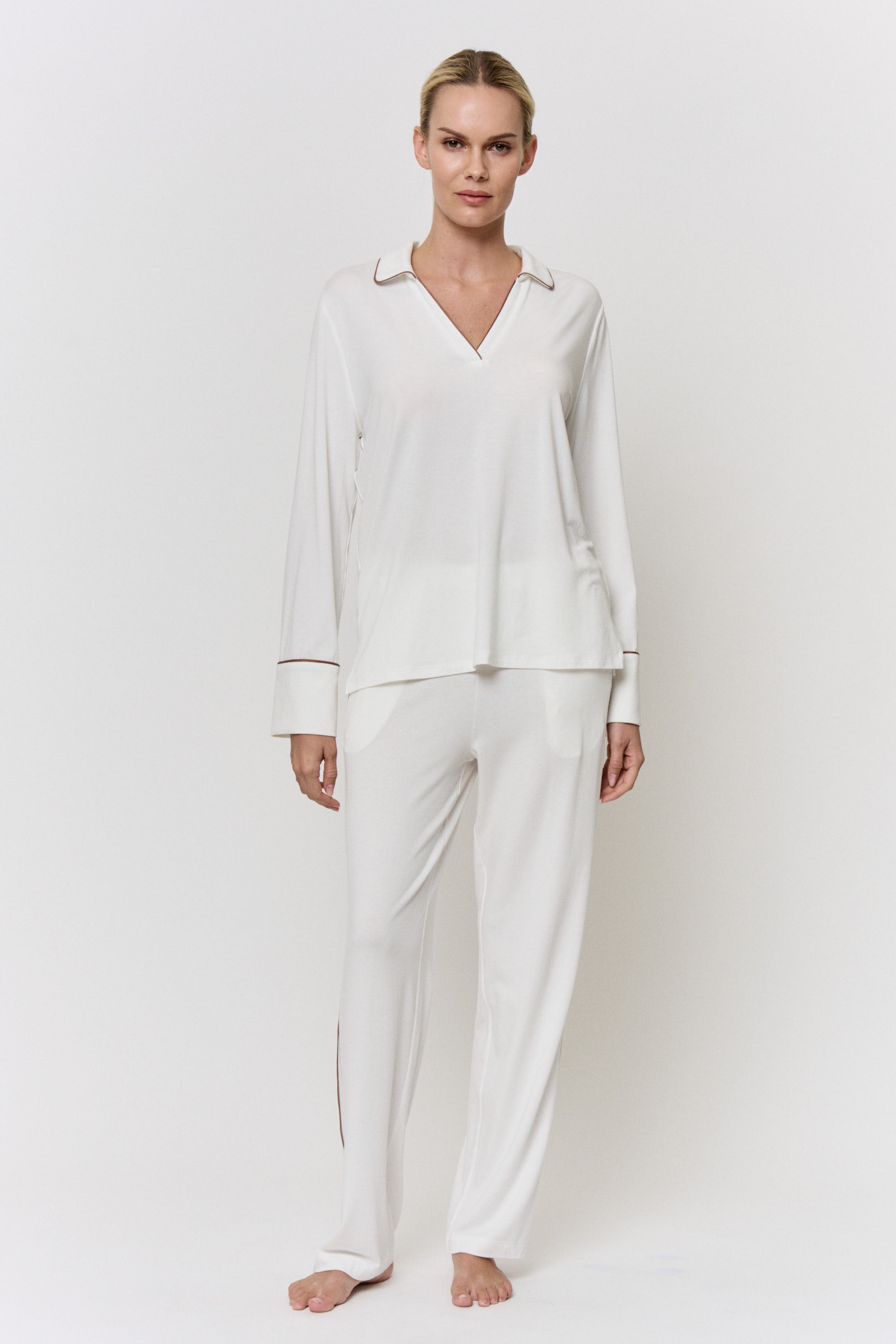 Undyed Modal Lounge-Set in naturally dyed fabric by AGA Nature