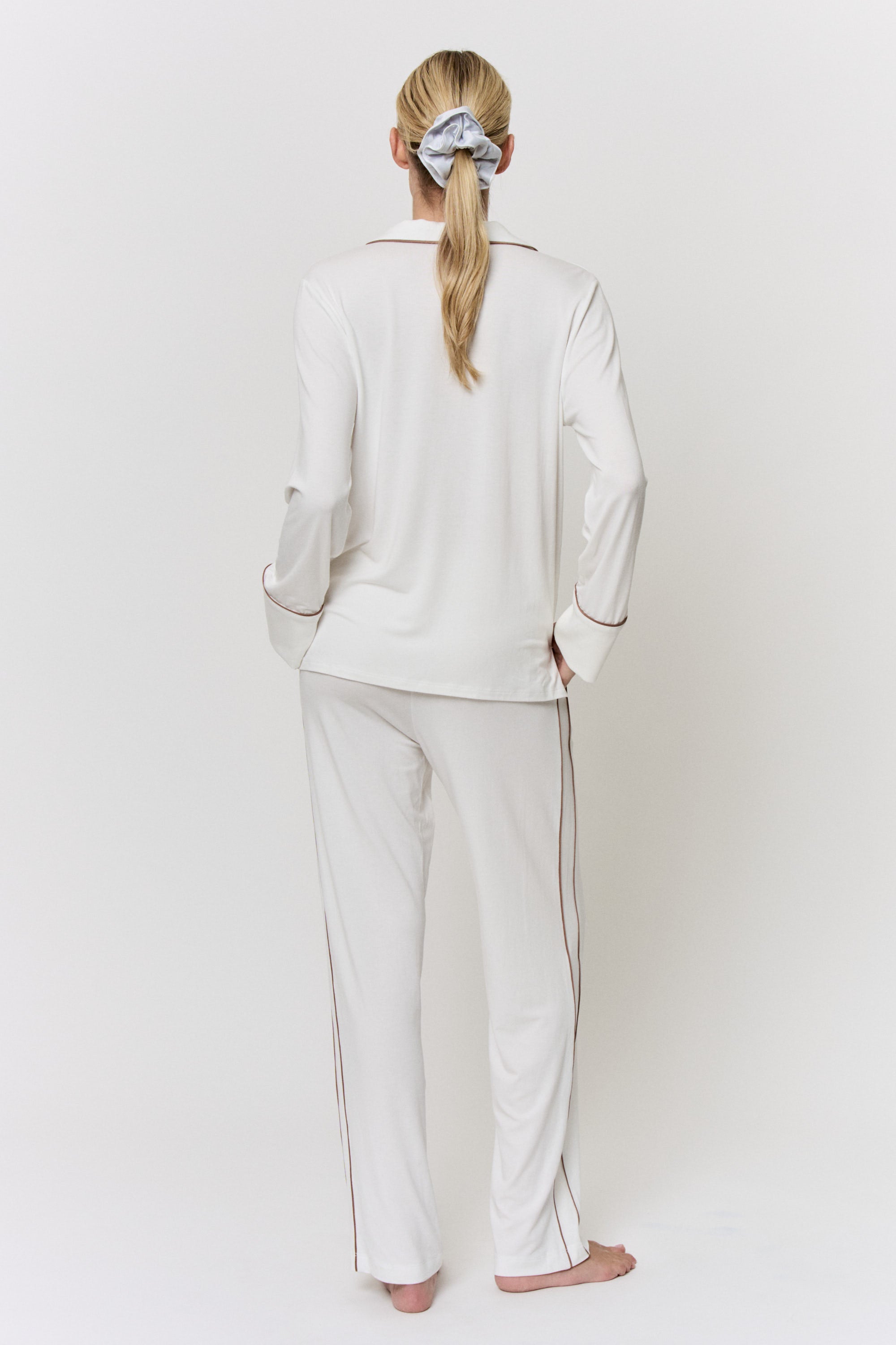 Undyed Modal Lounge-Set in naturally dyed fabric by AGA Nature
