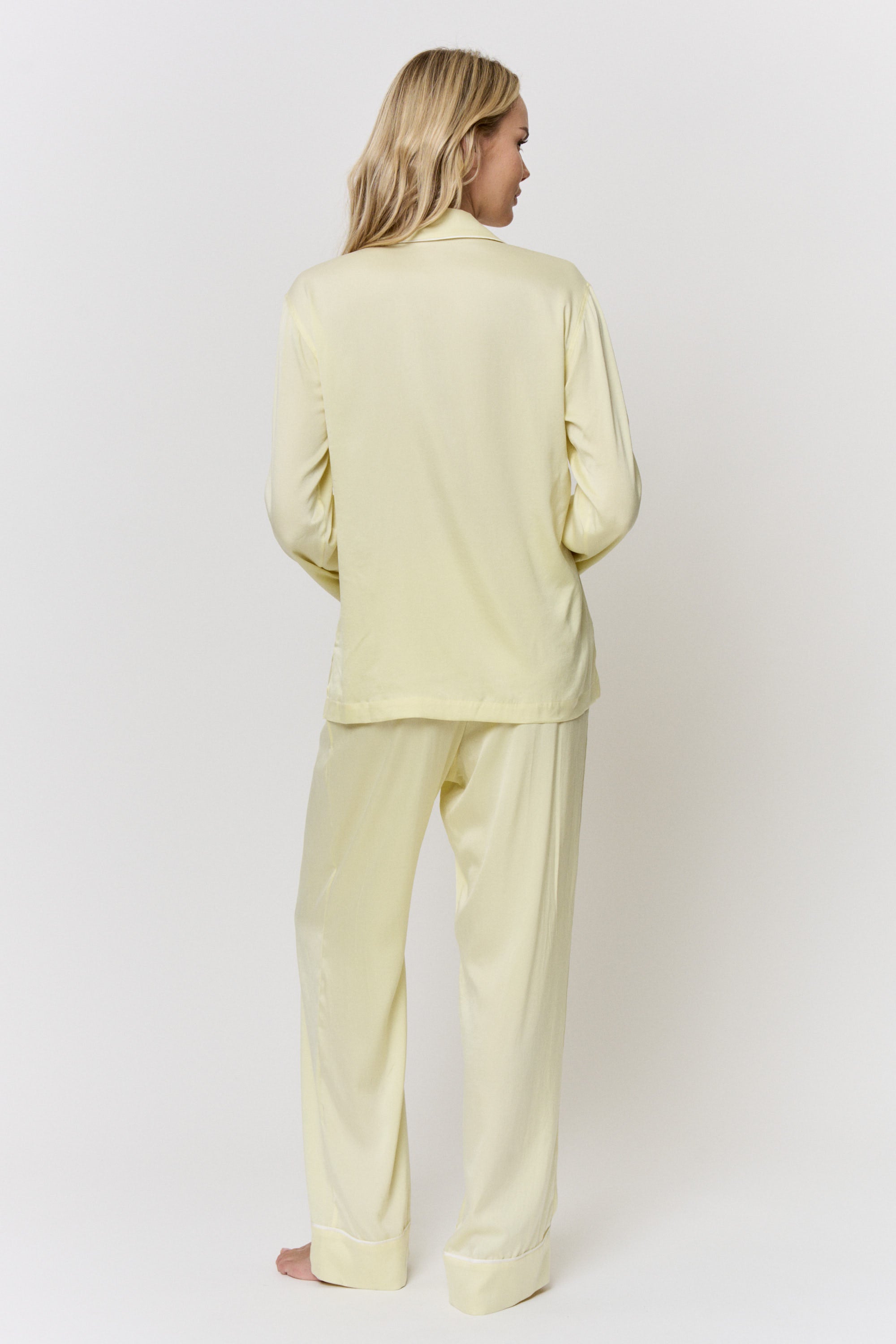 Red Onion-Dyed Silk Lounge-Set in naturally dyed fabric by AGA Nature