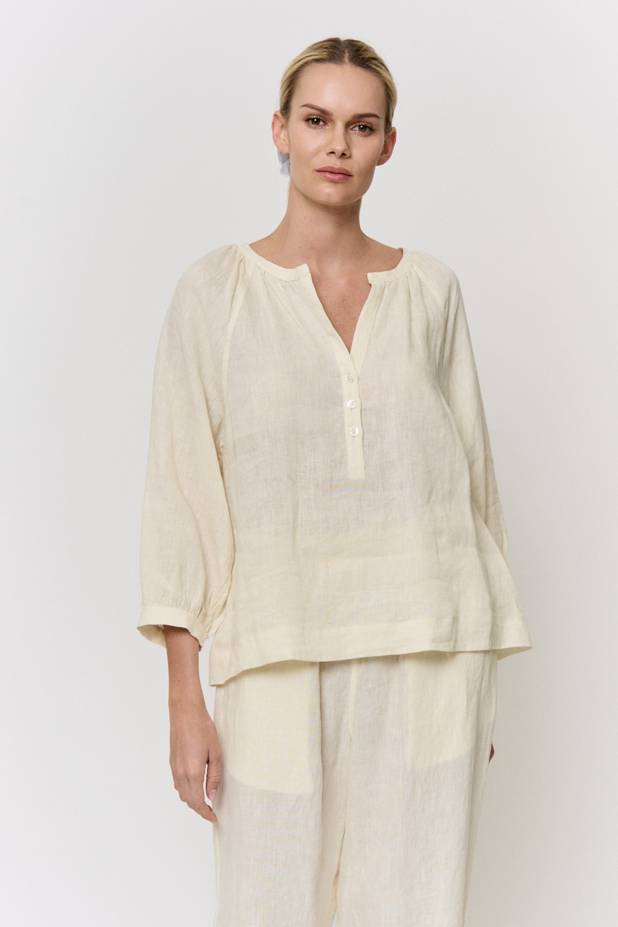 Pomegranate-Dyed Linen Top in naturally dyed fabric by AGA Nature