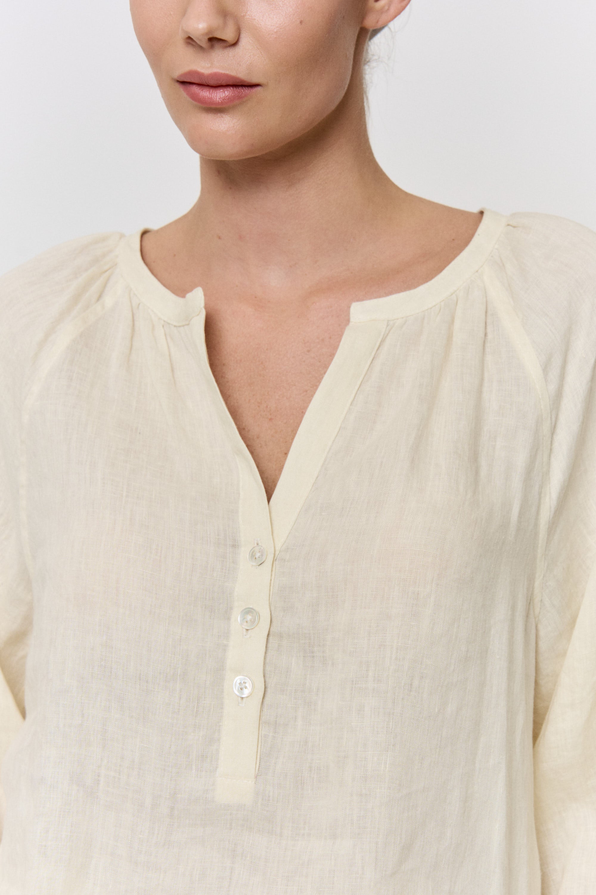 Pomegranate-Dyed Linen Top in naturally dyed fabric by AGA Nature