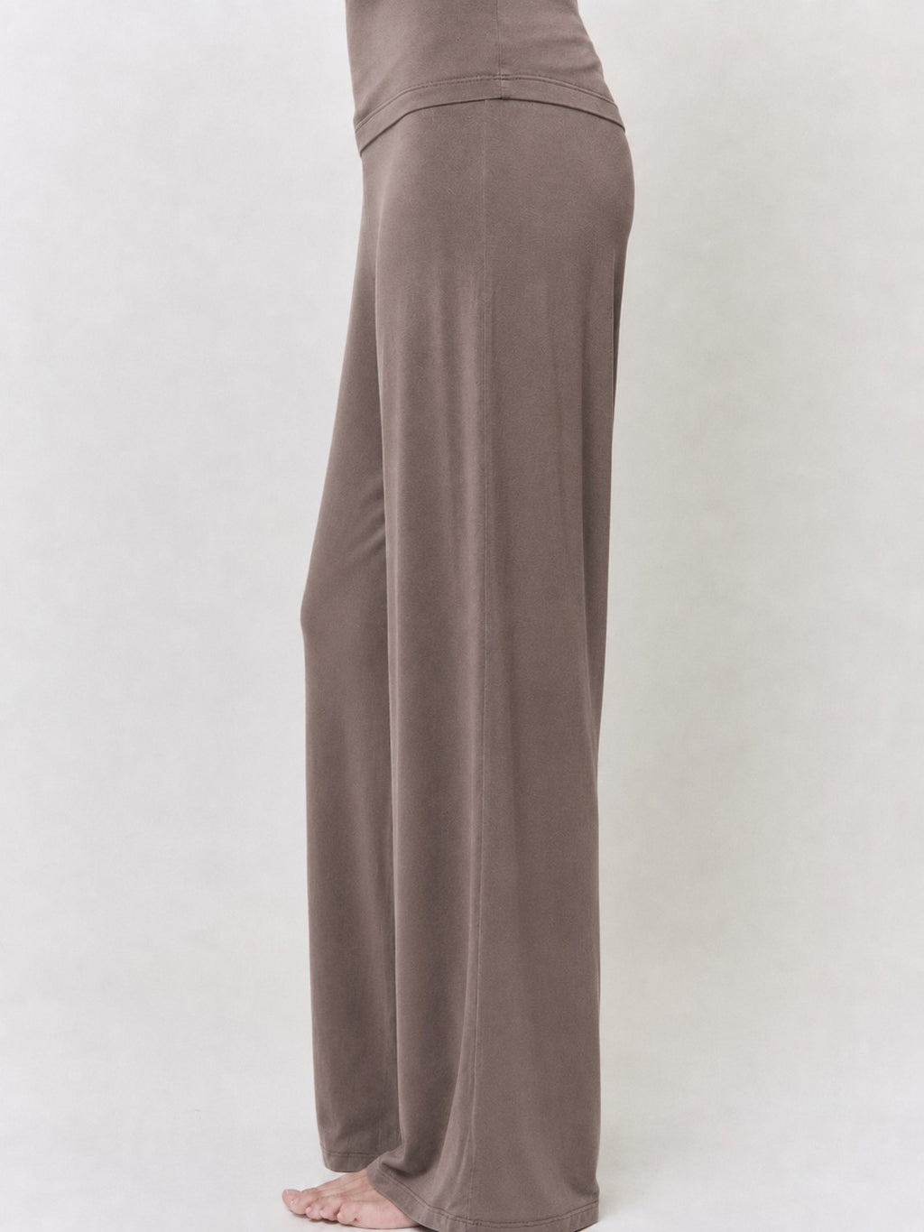 Cutch-Dyed Modal Lounge-Pant in naturally dyed fabric by AGA Nature