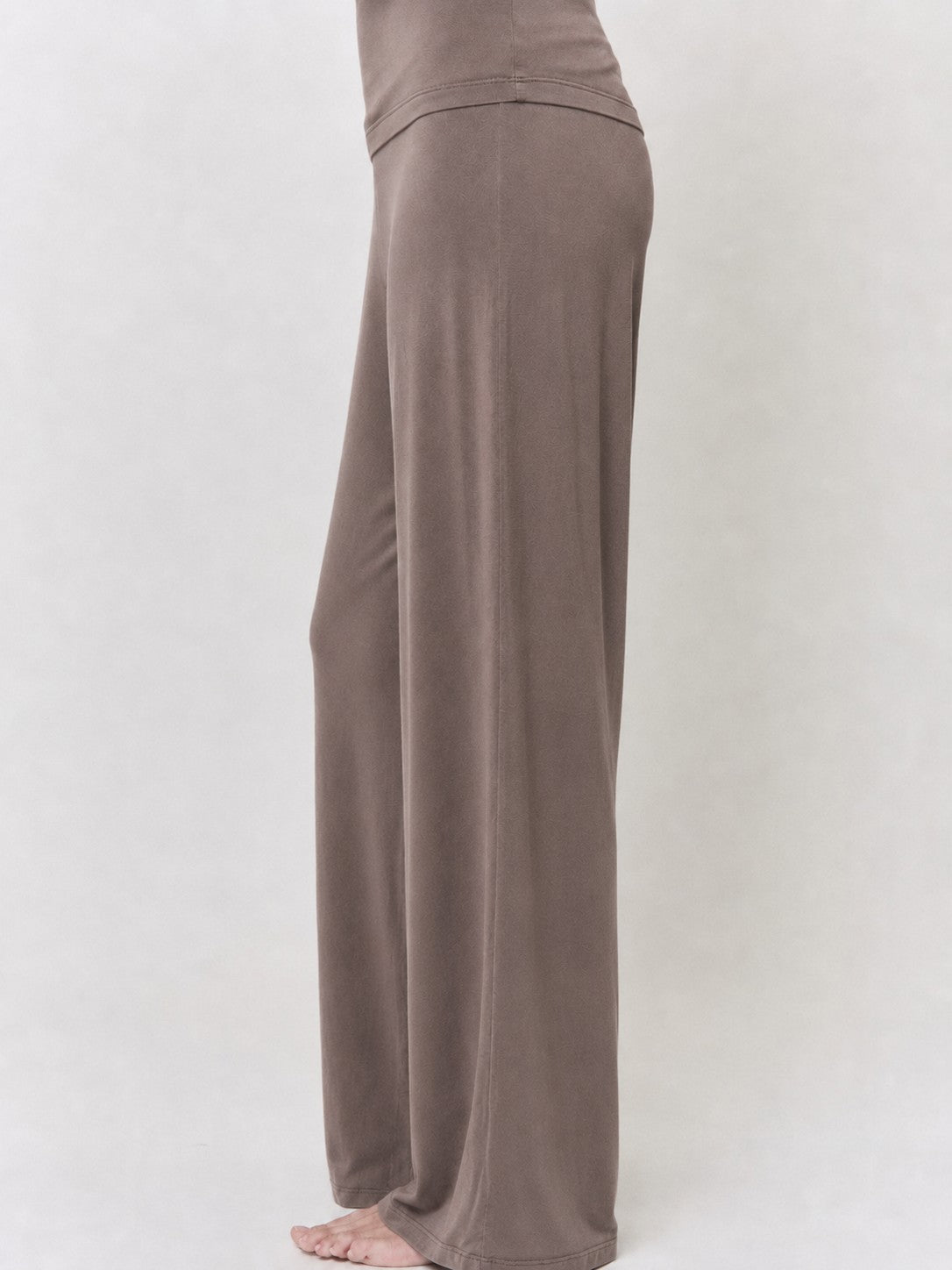 Cutch-Dyed Modal Lounge-Pant in naturally dyed fabric by AGA Nature