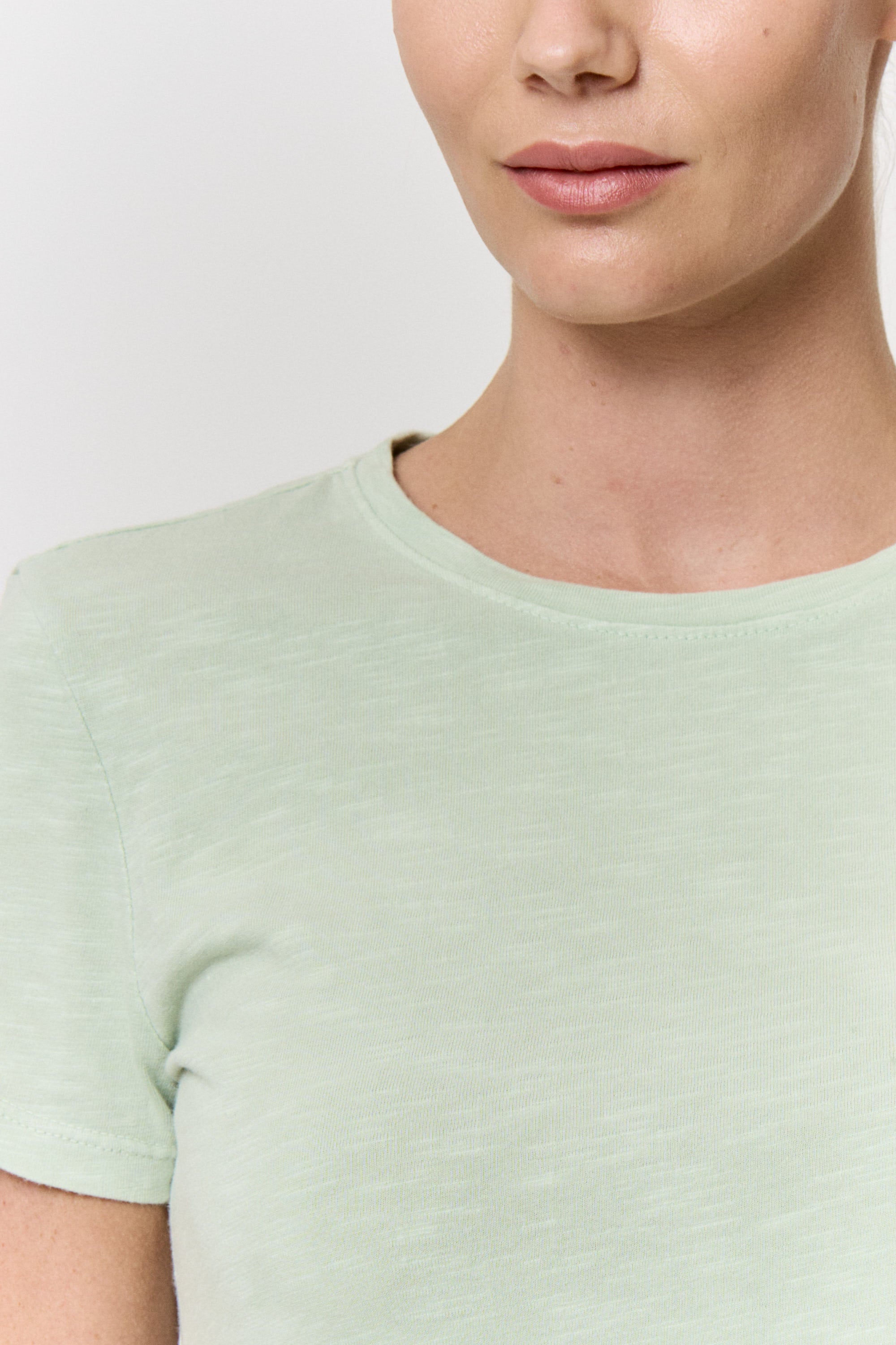 Mulberry-Dyed Slub-Cotton Short-Sleeve Top in naturally dyed fabric by AGA Nature