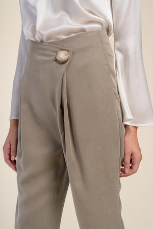 AGA | Riley Front Fold Trousers Myrobalan